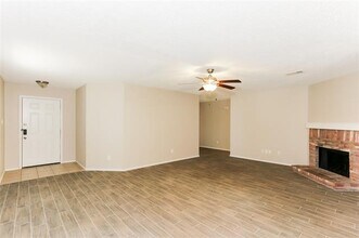 805 Encino Dr in Arlington, TX - Building Photo - Building Photo