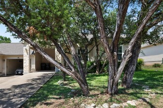 1002 Castile Rd in Austin, TX - Building Photo - Building Photo