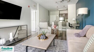 302 Constitution Ave in Bayonne, NJ - Building Photo - Building Photo