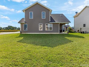 3713 Justine Drive in Pontoon Beach, IL - Building Photo - Building Photo