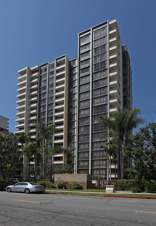 Park Towers in Glendale, CA - Building Photo