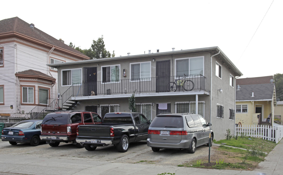 2901-2907 Nicol Ave in Oakland, CA - Building Photo