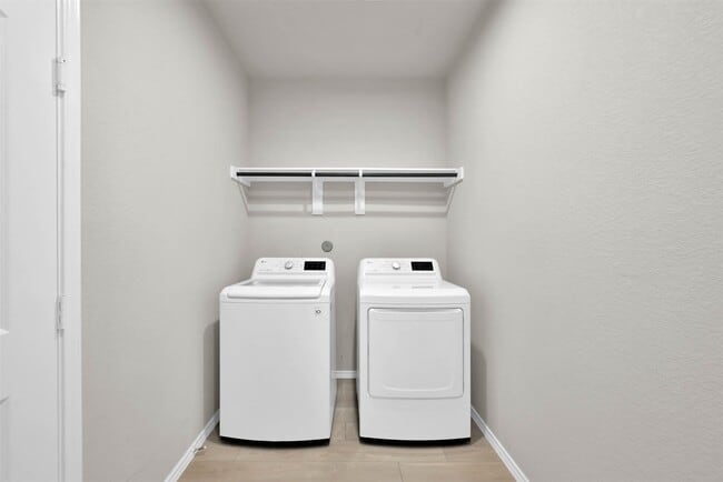 9269 Inland Leather Ln