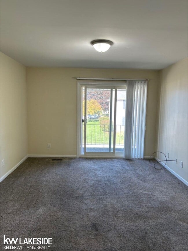 14231 Ivanhoe Dr in Sterling Heights, MI - Building Photo - Building Photo