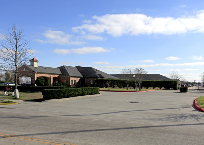 Maplewood Crossing Apartments in League City, TX - Building Photo - Building Photo