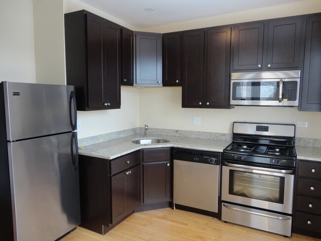 4029 N Monticello Ave, Unit 3E in Chicago, IL - Foto de edificio - Building Photo