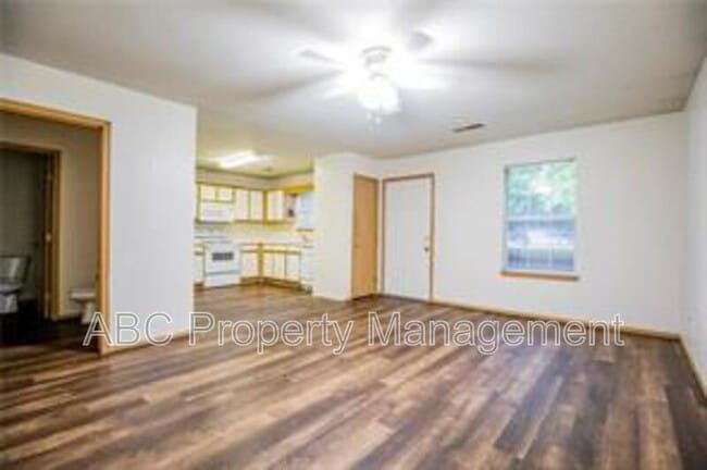 46 Locust St in Farmington, AR - Building Photo - Building Photo