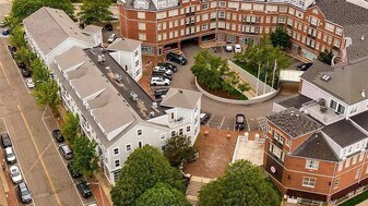 33 Deer St, Unit 507 in Portsmouth, NH - Building Photo