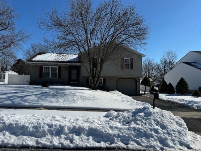 property at 2109 Highland Ct