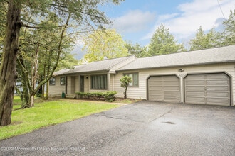 620 Herbertsville Rd in Brick, NJ - Building Photo - Building Photo