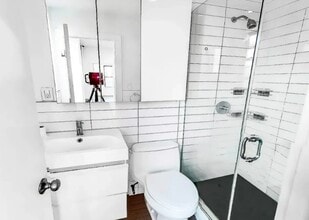 44th Street, Unit 9 in Queens, NY - Building Photo - Building Photo