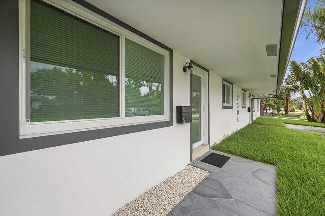 2308 NW 3rd Ave in Wilton Manors, FL - Building Photo - Building Photo