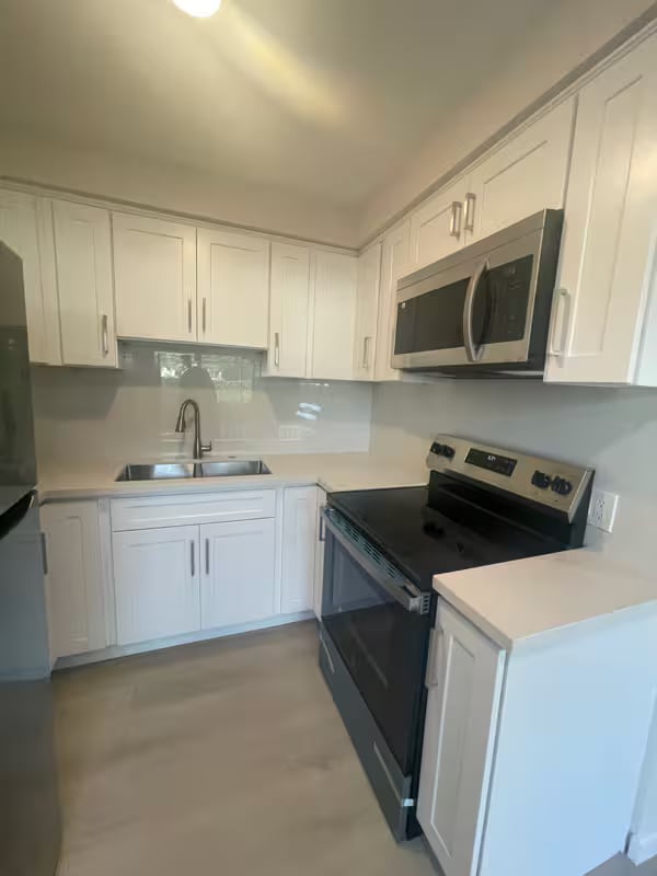 600 E Harvard Rd in Burbank, CA - Building Photo - Building Photo