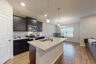 2053 Chief St in Bryan, TX - Building Photo - Building Photo