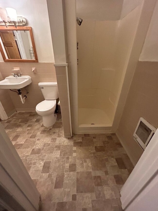 828 Cass St in La crosse, WI - Building Photo - Building Photo