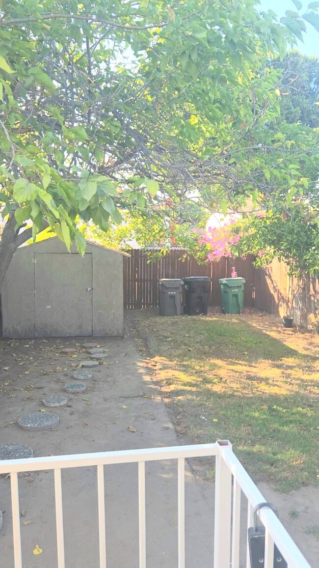 4026 Sterling Way, Unit 1/2 in Baldwin Park, CA - Foto de edificio - Building Photo