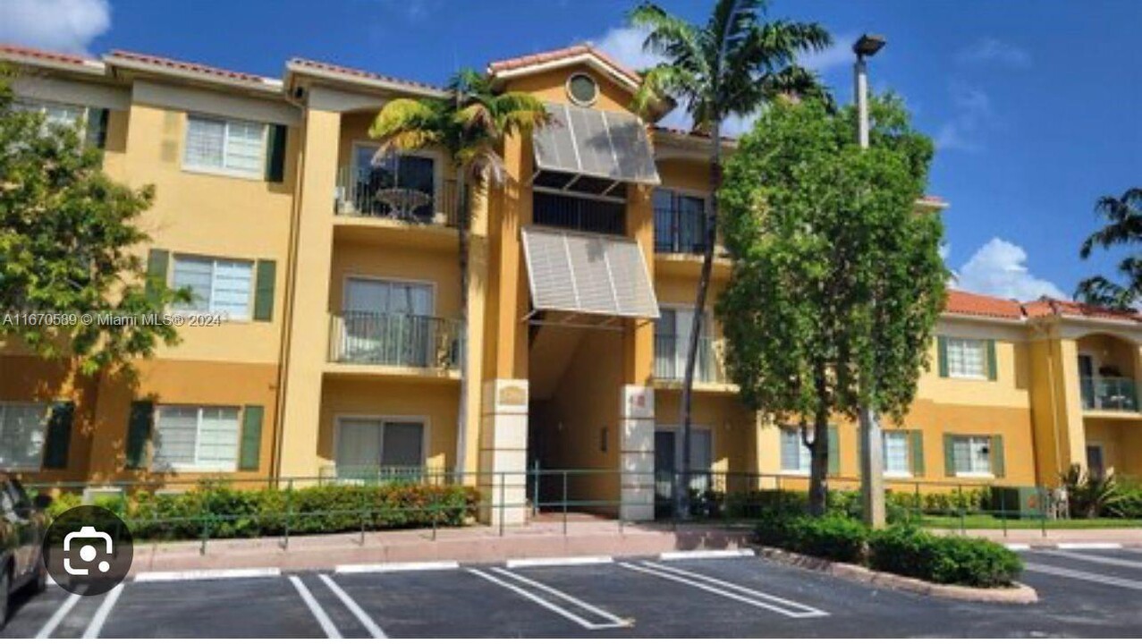 7330 NW 114th Ave, Unit 306-5 in Doral, FL - Foto de edificio