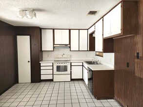211 Alta Vista Dr in Del Rio, TX - Building Photo - Building Photo