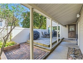 3370 Cloman Way in Inver Grove Heights, MN - Foto de edificio - Building Photo