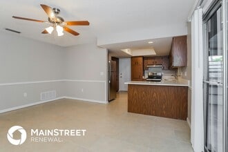 916 Lexington Rd in DeLand, FL - Foto de edificio - Building Photo