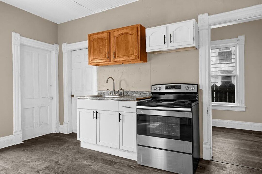 1313 Avon St in La crosse, WI - Building Photo