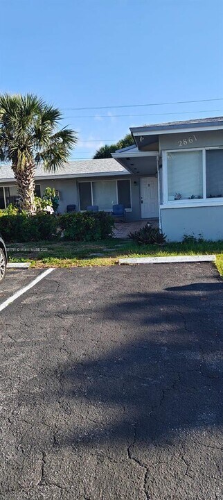2859 NE 30th St in Fort Lauderdale, FL - Foto de edificio