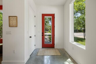 1800 Singleton Ave in Austin, TX - Building Photo - Building Photo