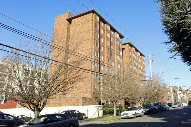 Center West in Seattle, WA - Building Photo - Building Photo