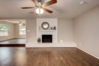 158 Bluebonnet St in Sugar Land, TX - Building Photo - Building Photo