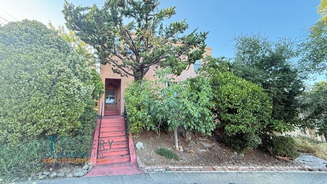 property at 1089 Warfield Ave