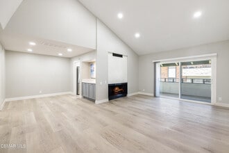 31535 Lindero Canyon Rd in Westlake Village, CA - Building Photo - Building Photo
