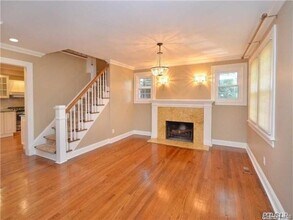 25 Gaynor Ave in Manhasset, NY - Building Photo - Building Photo