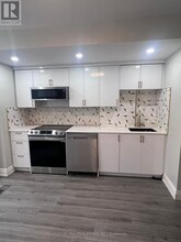 275 Blackthorn Ave in Toronto, ON - Building Photo - Building Photo