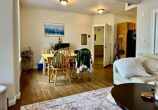 1942 Beacon St, Unit 1 in Boston, MA - Building Photo - Building Photo