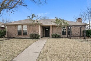 405 W Marble St in Wylie, TX - Building Photo