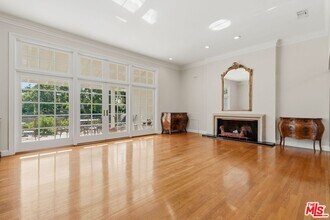 510 Toyopa Dr in Los Angeles, CA - Building Photo - Building Photo