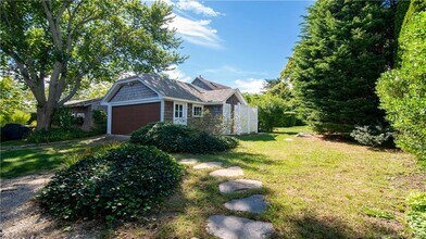 106 E Shore Ave in Groton, CT - Building Photo - Building Photo