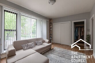 5451 S Cornell Ave in Chicago, IL - Building Photo - Building Photo