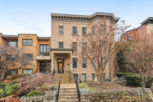 1323 Clifton St NW in Washington, DC - Building Photo - Building Photo