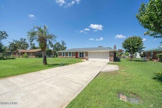 7088 Hugh Dr in Panama City, FL - Building Photo - Building Photo