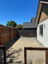 449 SE Cadet Ct in Grants Pass, OR - Building Photo - Building Photo
