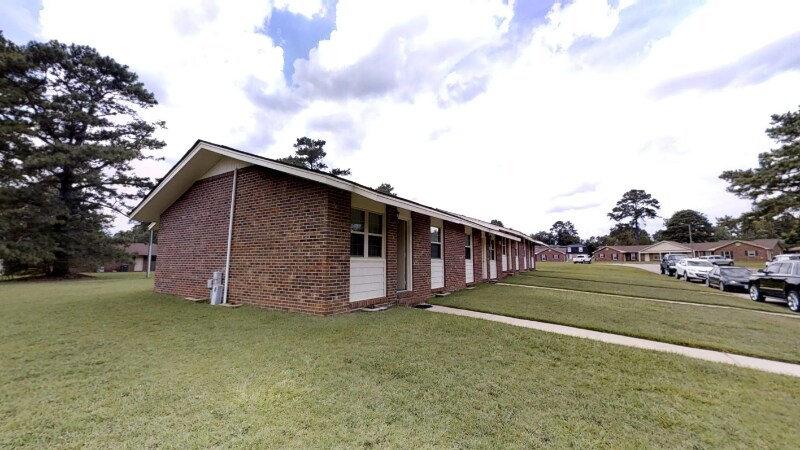 245 Crabapple Cir in Fayetteville, NC - Building Photo