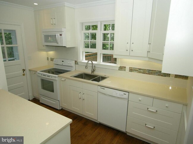 6625 31st St NW in Washington, DC - Building Photo - Building Photo