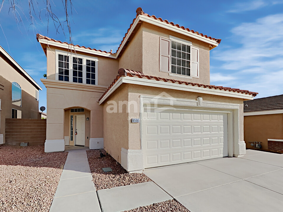 9166 W Naples Dr in Las Vegas, NV - Building Photo