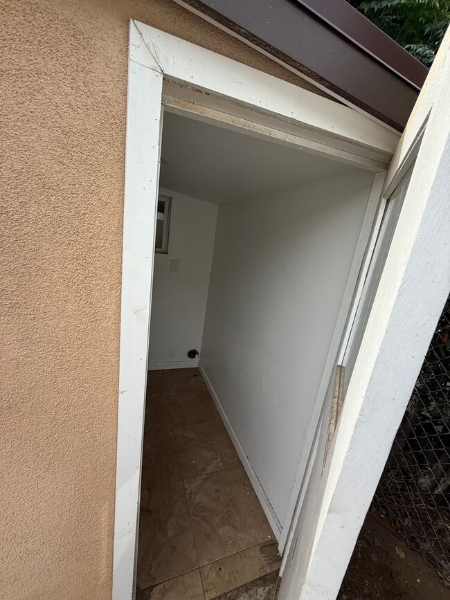 property at 121 N 8th St