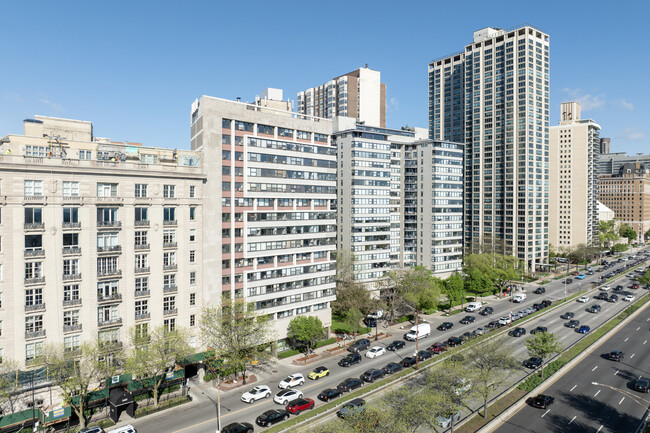 Lakeshore Drive Condo in Chicago, IL - Building Photo - Building Photo