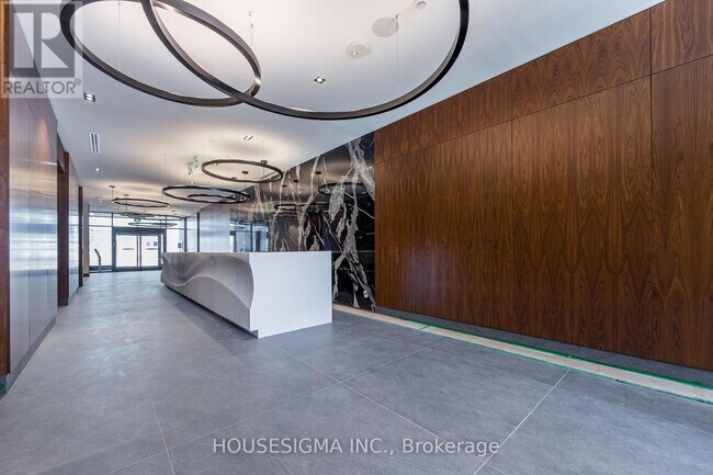 7895 Jane St in Vaughan, ON - Building Photo - Building Photo