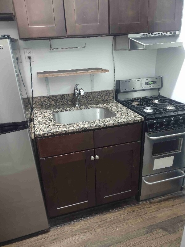 E. E 85th St in New York, NY - Building Photo - Building Photo
