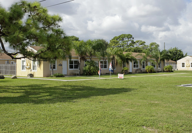 Opa Locka Apartments in Opa Locka, FL - Foto de edificio - Building Photo