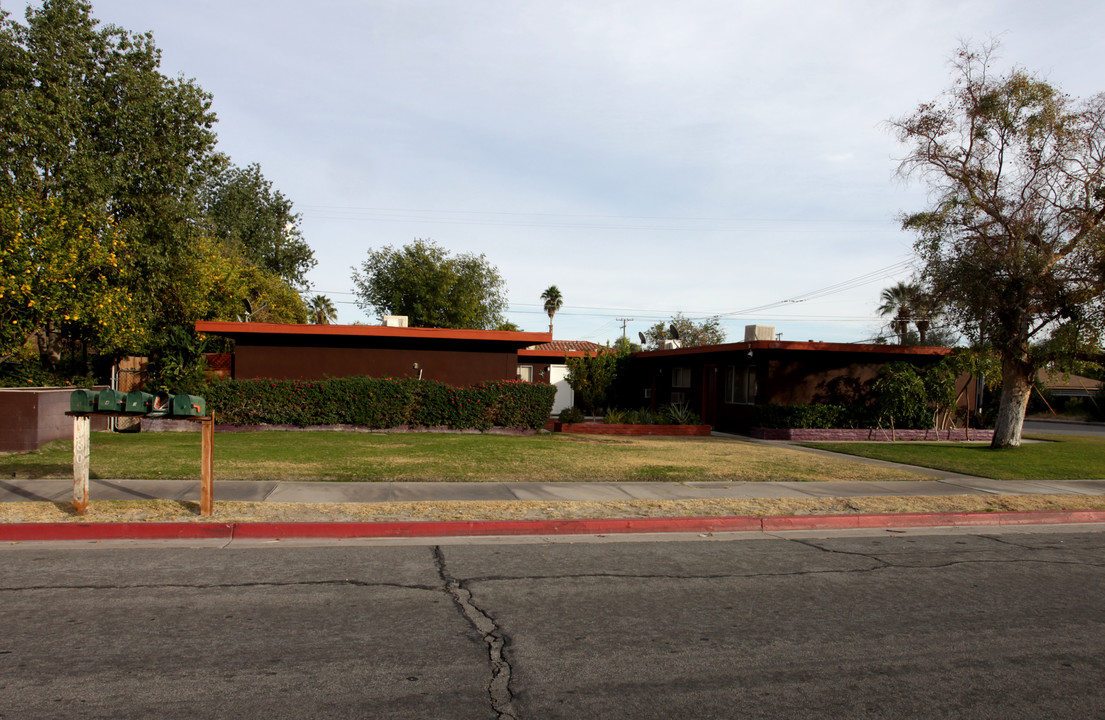 580 S El Cielo Rd in Palm Springs, CA - Building Photo